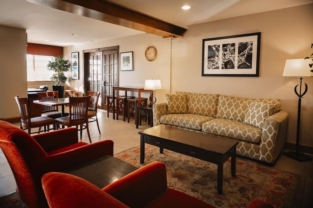 Travelodge Suites By Wyndham Regina - Eastgate Bay Exteriér fotografie