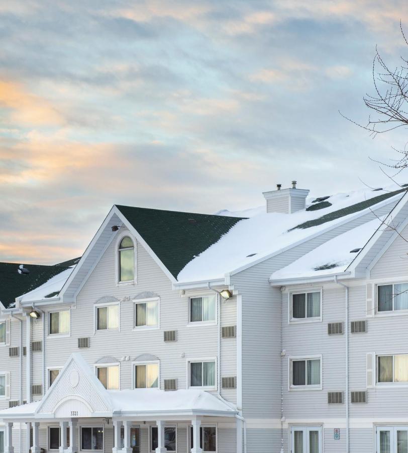 Travelodge Suites By Wyndham Regina - Eastgate Bay Exteriér fotografie