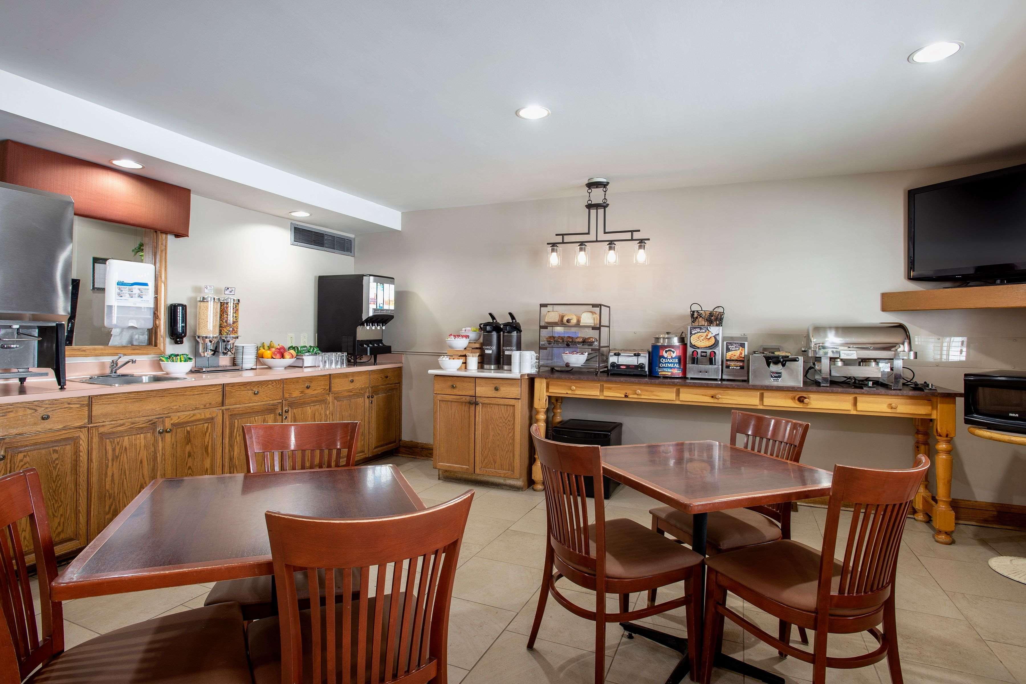 Travelodge Suites By Wyndham Regina - Eastgate Bay Exteriér fotografie