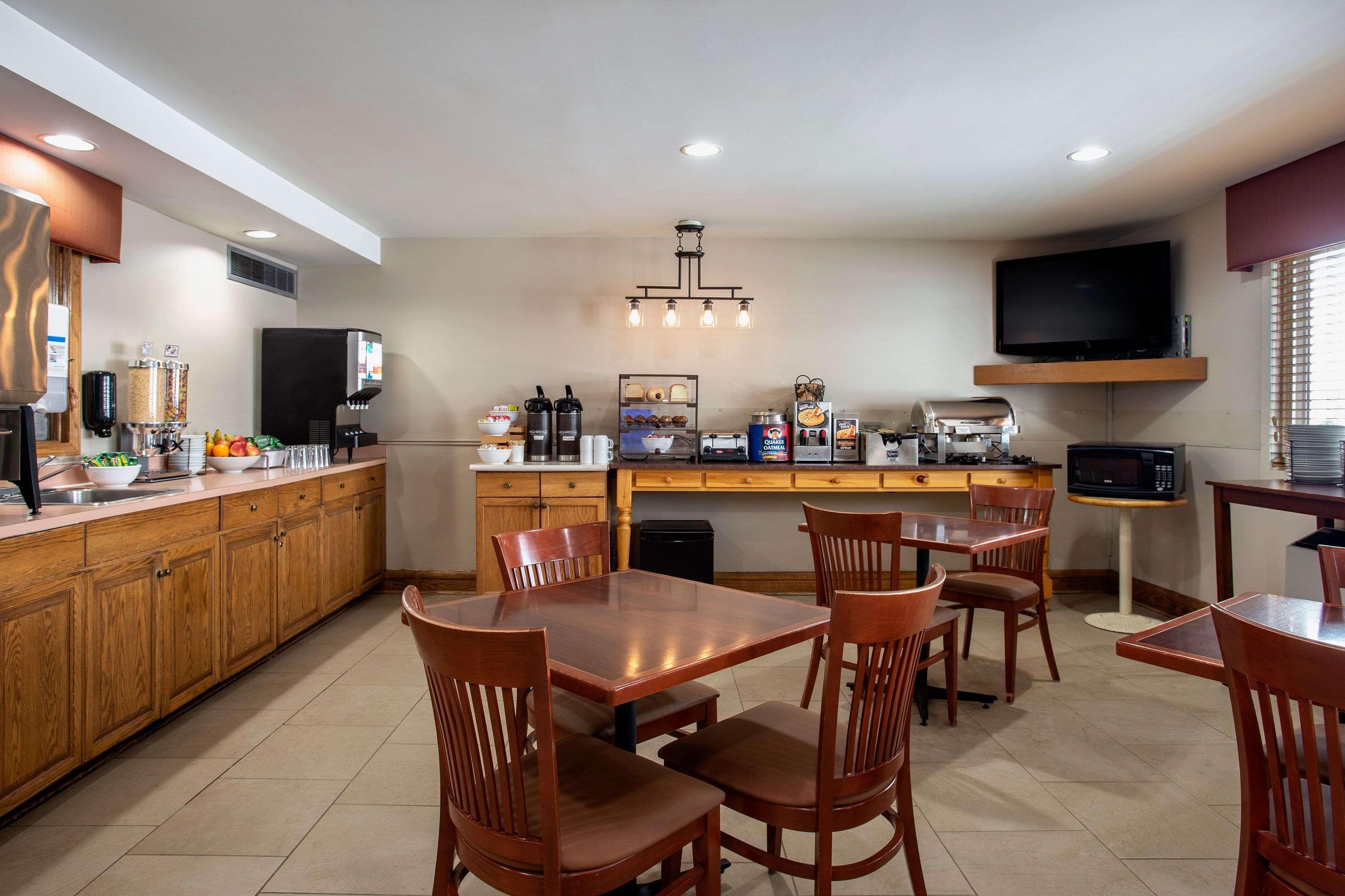 Travelodge Suites By Wyndham Regina - Eastgate Bay Exteriér fotografie