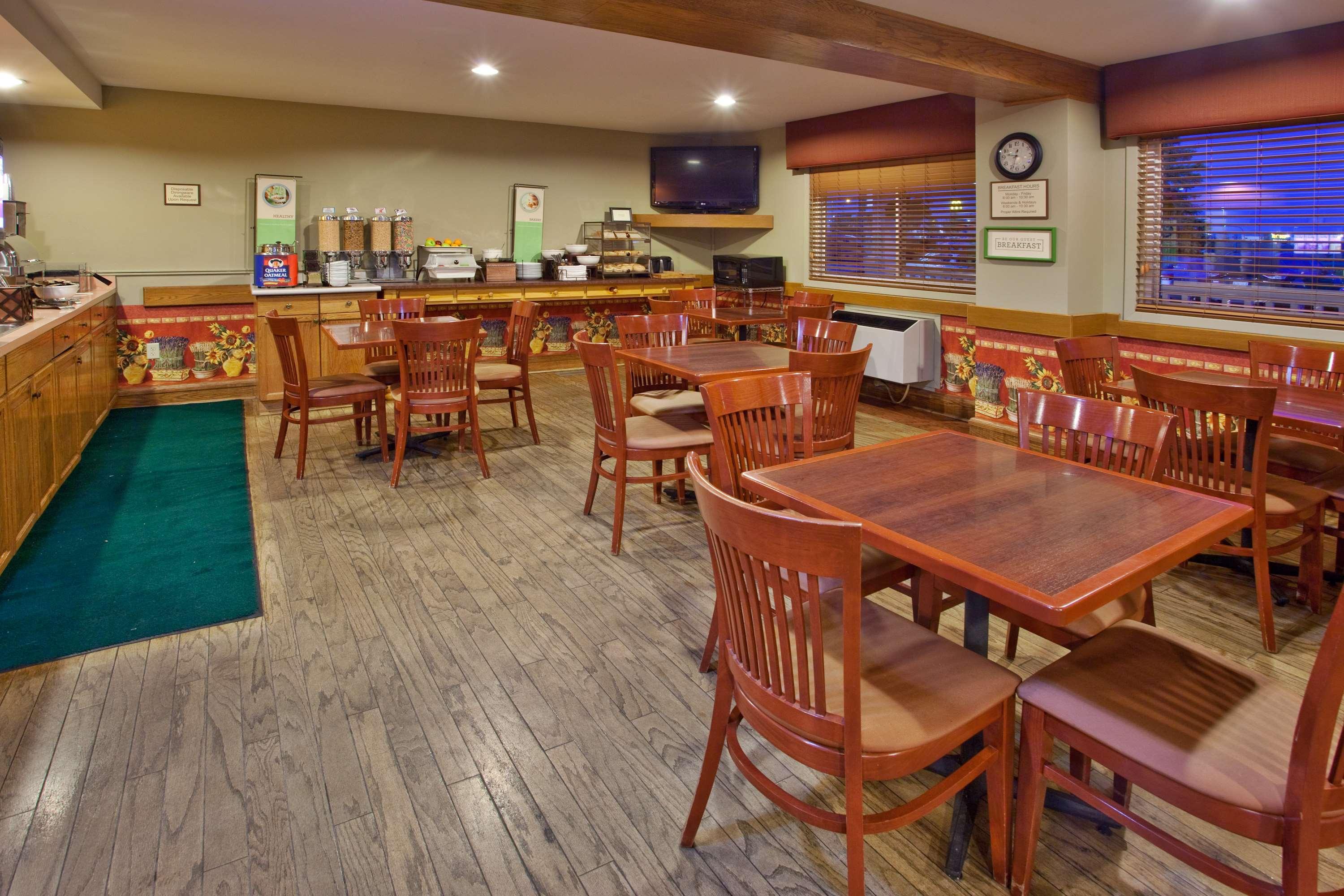 Travelodge Suites By Wyndham Regina - Eastgate Bay Exteriér fotografie