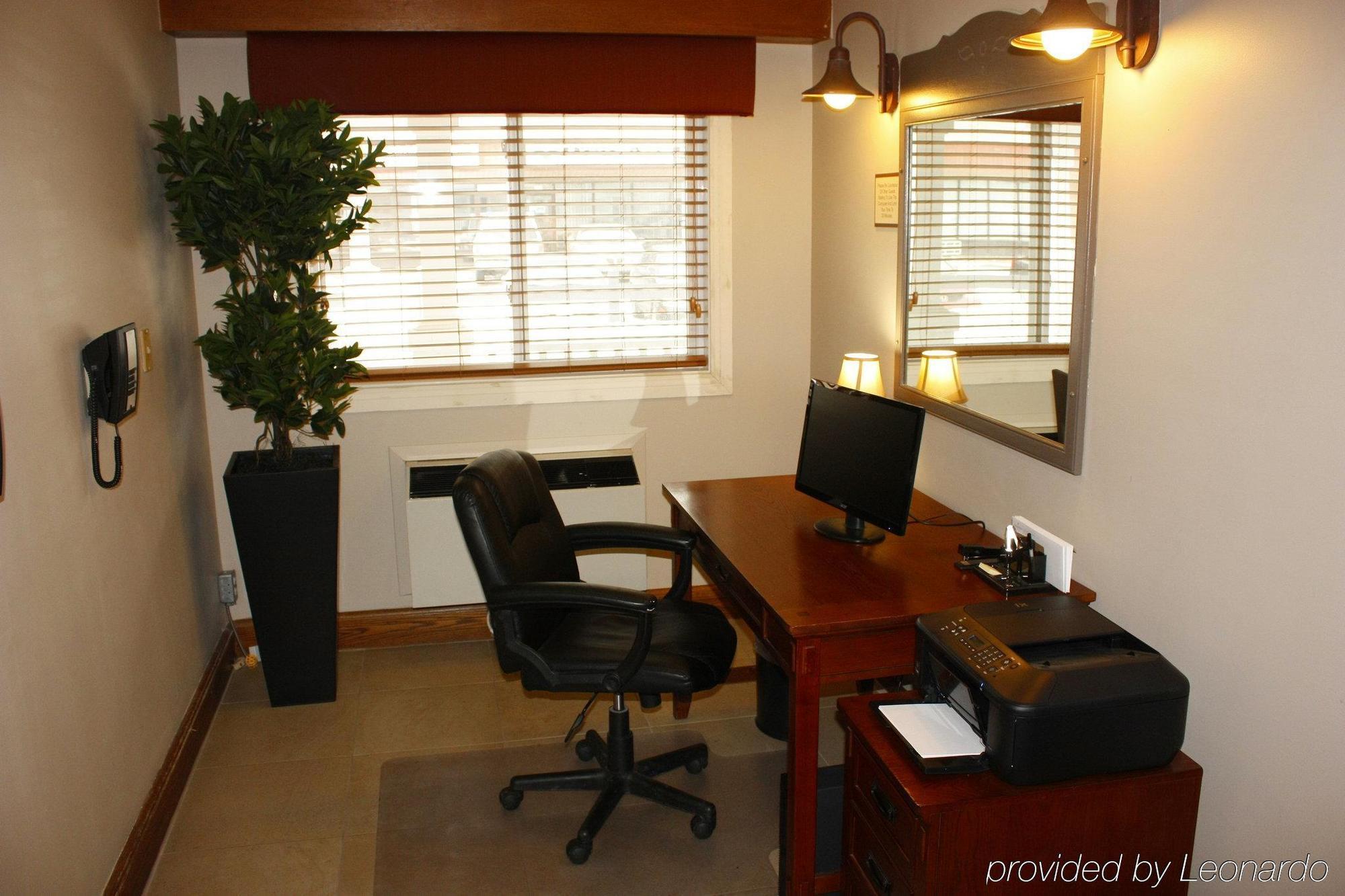 Travelodge Suites By Wyndham Regina - Eastgate Bay Exteriér fotografie